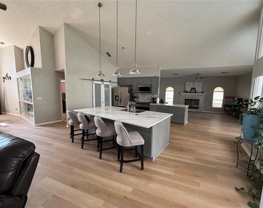 18561 Winding Oaks Boulevard - Photo Thumbnail 3
