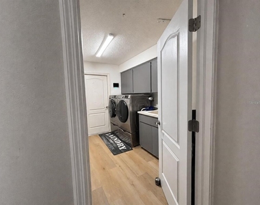 18561 Winding Oaks Boulevard - Photo Thumbnail 14