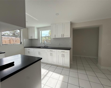5241 Sparrow Drive - Photo Thumbnail 2