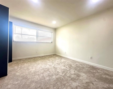 1845 S Highland Avenue - Photo Thumbnail 10