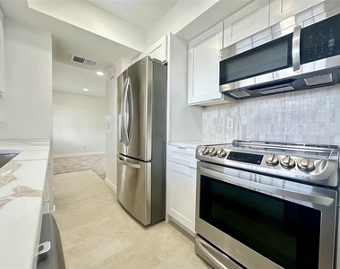 1845 S Highland Avenue - Photo Thumbnail 5