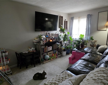 4823 W Mcelroy Avenue - Photo Thumbnail 3