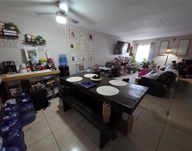 4823 W Mcelroy Avenue - Photo Thumbnail 4