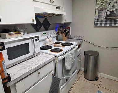 4823 W Mcelroy Avenue - Photo Thumbnail 7