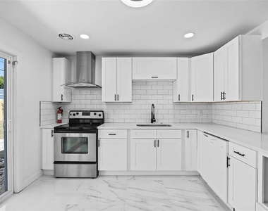 4427 W Oklahoma Avenue - Photo Thumbnail 10