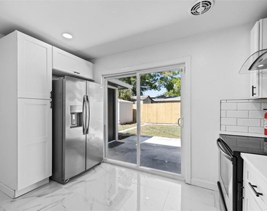 4427 W Oklahoma Avenue - Photo Thumbnail 13