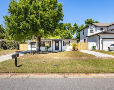 4427 W Oklahoma Avenue - Photo Thumbnail 1