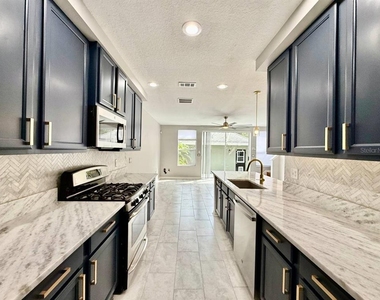 10653 Marsha Drive - Photo Thumbnail 16
