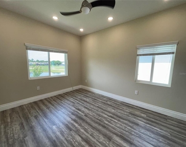 2049 Greenbriar Terrace - Photo Thumbnail 16