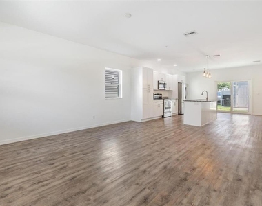1264 Pierce Street - Photo Thumbnail 2