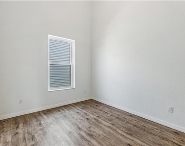 1264 Pierce Street - Photo Thumbnail 12