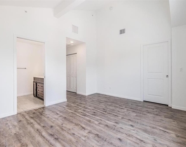 1264 Pierce Street - Photo Thumbnail 7