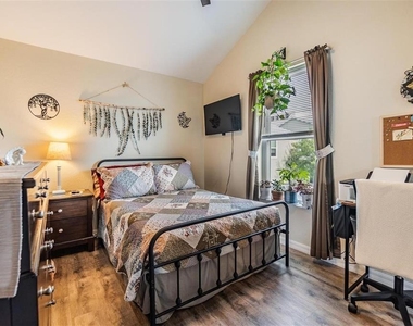 1265 Jade Place - Photo Thumbnail 6