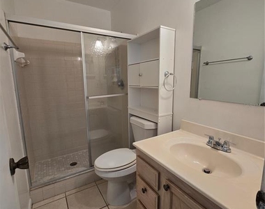 202 Jacob Ryan Court - Photo Thumbnail 13