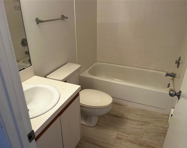 800 Cove Cay Drive - Photo Thumbnail 5