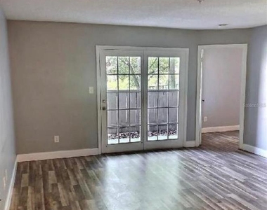 199 Afton Square - Photo Thumbnail 3
