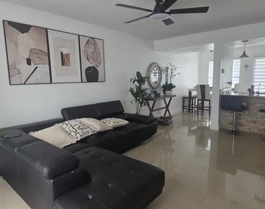 1811 Bentley Blvd - Photo Thumbnail 1