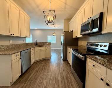 2575 Pine Place - Photo Thumbnail 14