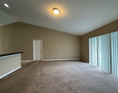 2932 Foraker Way - Photo Thumbnail 18