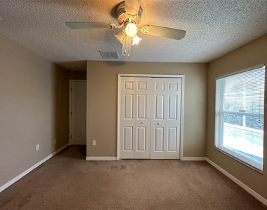 2932 Foraker Way - Photo Thumbnail 13