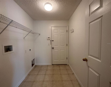 2932 Foraker Way - Photo Thumbnail 28