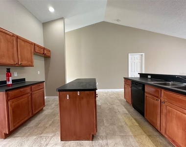 2932 Foraker Way - Photo Thumbnail 22
