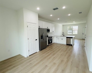 602 Desmoines Court - Photo Thumbnail 1