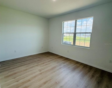 602 Desmoines Court - Photo Thumbnail 6