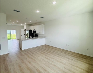 602 Desmoines Court - Photo Thumbnail 4