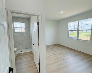 602 Desmoines Court - Photo Thumbnail 8