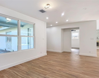 1428 Margina Avenue - Photo Thumbnail 2