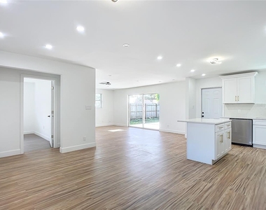 1428 Margina Avenue - Photo Thumbnail 5