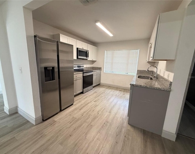 13 Volusia Drive - Photo Thumbnail 6