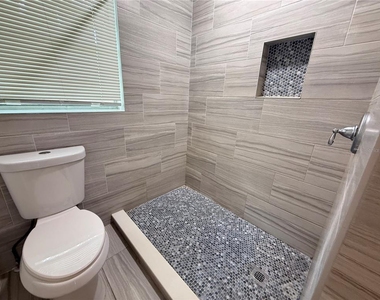 13 Volusia Drive - Photo Thumbnail 7