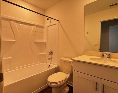 4967 Sw 83rd Place - Photo Thumbnail 9