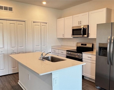 4967 Sw 83rd Place - Photo Thumbnail 3