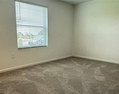 4967 Sw 83rd Place - Photo Thumbnail 4