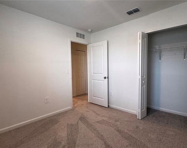 4967 Sw 83rd Place - Photo Thumbnail 8