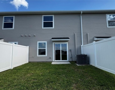 4967 Sw 83rd Place - Photo Thumbnail 12