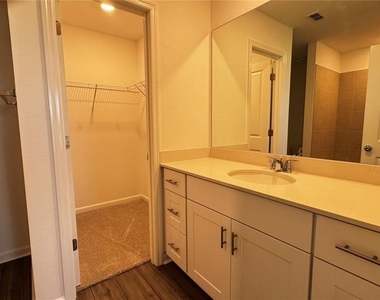 4967 Sw 83rd Place - Photo Thumbnail 5