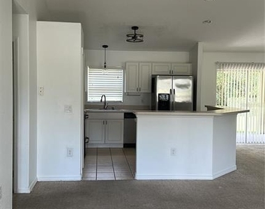 2149 N Normandy Boulevard - Photo Thumbnail 3