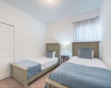 470 Lake Shore Parkway - Photo Thumbnail 24