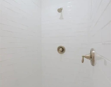 470 Lake Shore Parkway - Photo Thumbnail 19