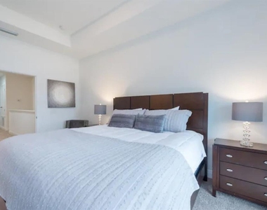 470 Lake Shore Parkway - Photo Thumbnail 17
