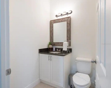 470 Lake Shore Parkway - Photo Thumbnail 29