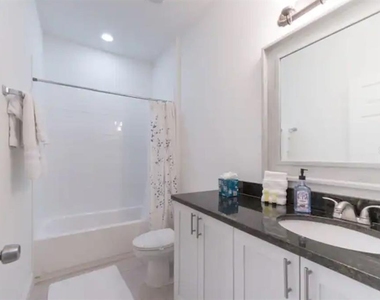 470 Lake Shore Parkway - Photo Thumbnail 28