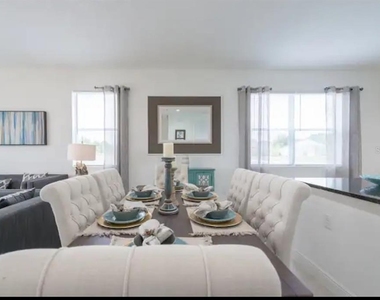 470 Lake Shore Parkway - Photo Thumbnail 13