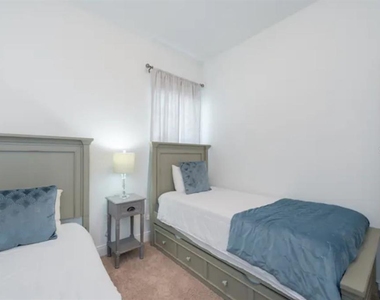 470 Lake Shore Parkway - Photo Thumbnail 23