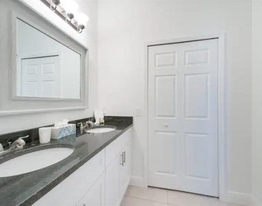470 Lake Shore Parkway - Photo Thumbnail 18