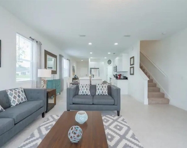 470 Lake Shore Parkway - Photo Thumbnail 4